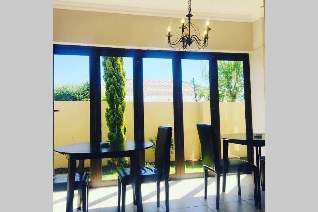 Olive Exclusive Villa Gaborone Kültér fotó